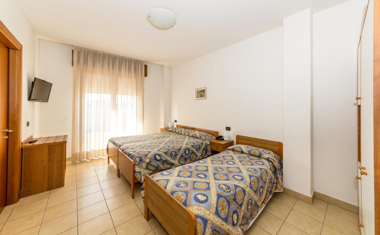Hotel Alla Rotonda Lido di Jesolo Luaran gambar
