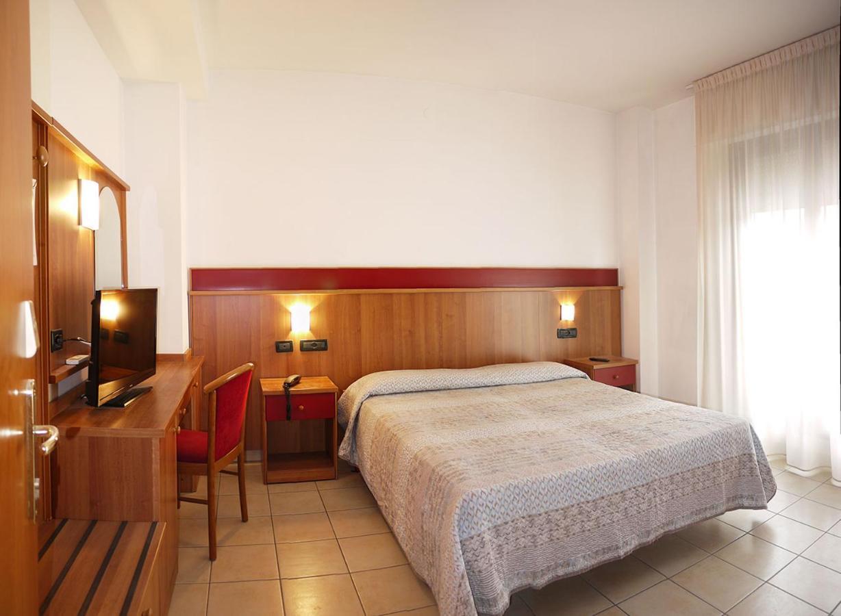 Hotel Alla Rotonda Lido di Jesolo Luaran gambar