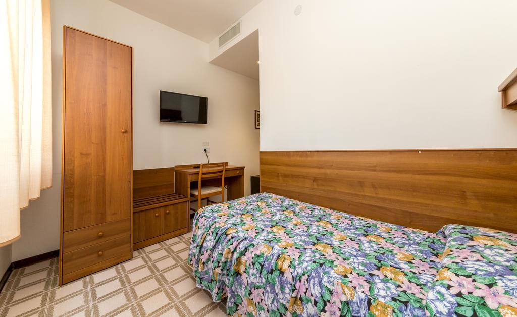 Hotel Alla Rotonda Lido di Jesolo Luaran gambar
